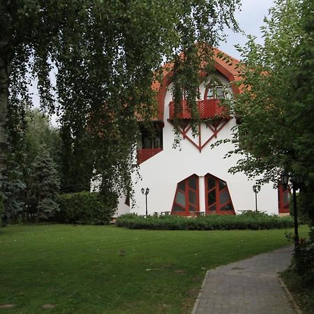 Grantek Üdülőház Balatonlelle Esterno foto