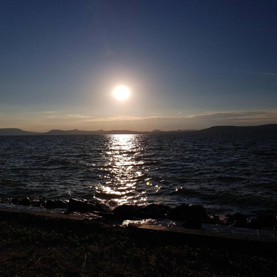 Grantek Üdülőház Balatonlelle Esterno foto