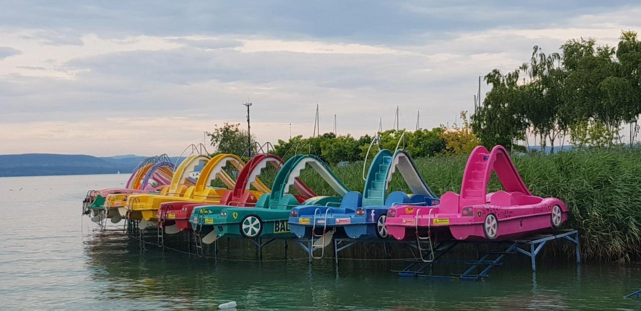 Grantek Üdülőház Balatonlelle Esterno foto
