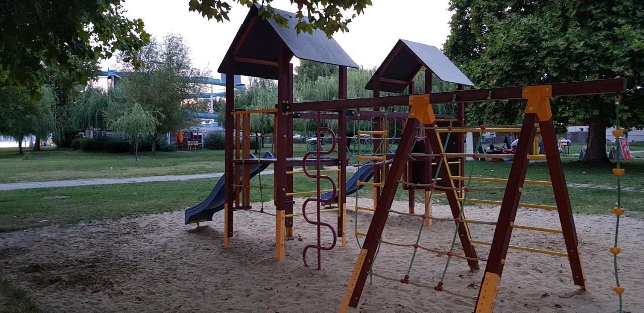 Grantek Üdülőház Balatonlelle Esterno foto