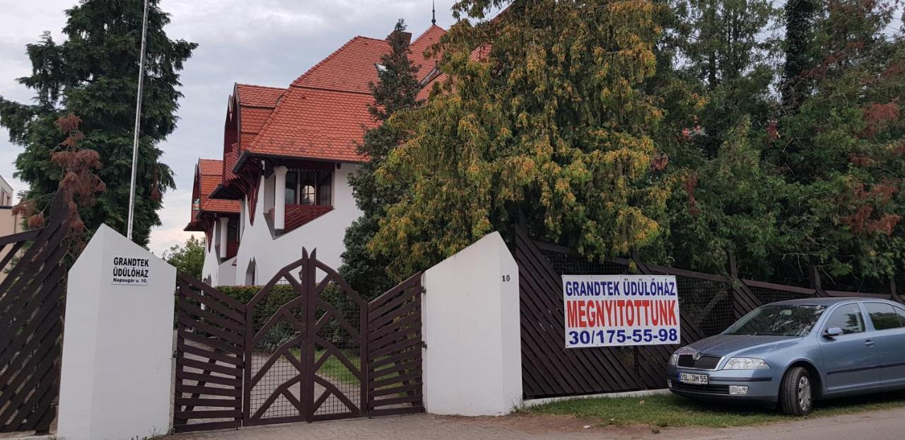 Grantek Üdülőház Balatonlelle Esterno foto