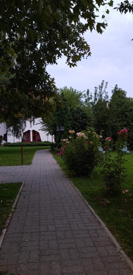 Grantek Üdülőház Balatonlelle Esterno foto